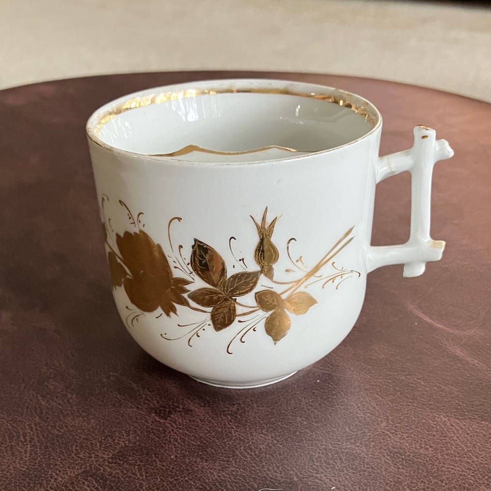 Vintage gold trim Mustache Cup
